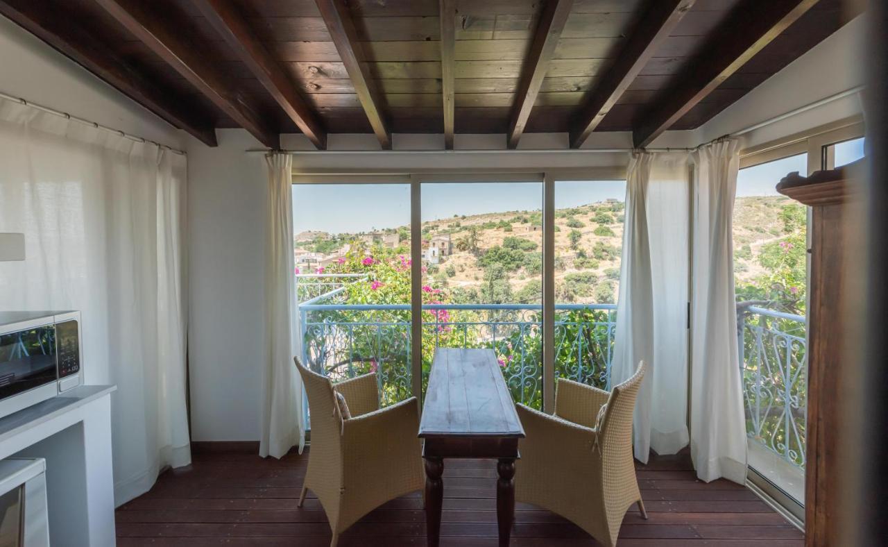 Adamos Hotel Apartments Tochni Exterior photo
